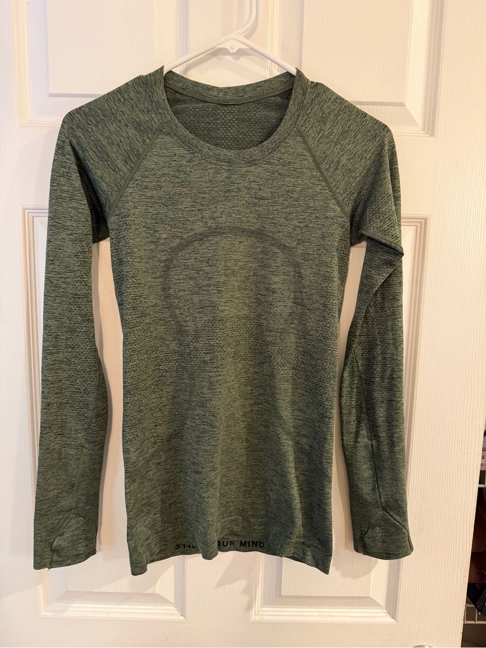 lululemon Women's Long Sleeve Swiftly Crew in Heather Olive Green size 4